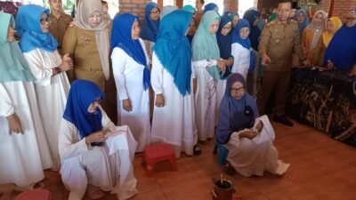Bupati Pringsewu Tutup Pelatihan Membatik bagi Lansia